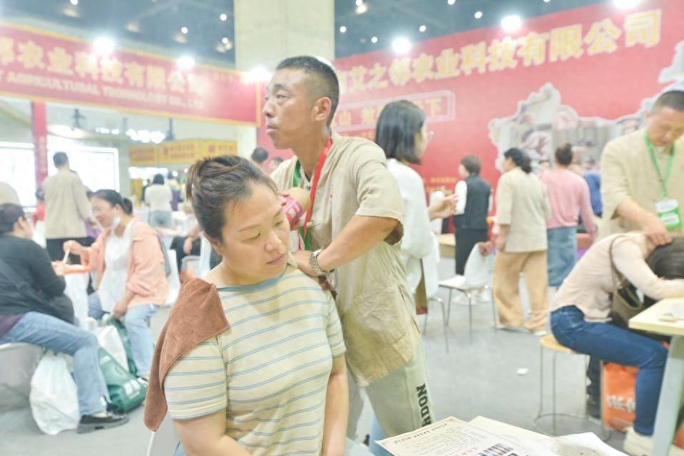 因?yàn)榘詯郏?品牌艾企亮相艾博會(huì)